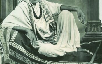 ಪೂಜ್ಯ ಲಿಂ.ಮ.ನಿ.ಪ್ರ. ಶಿವಬಸವ ಮಹಾಸ್ವಾಮಿಗಳು ಹುಕ್ಕೇರಿಮಠ ಹಾವೇರಿ ಹಾಗು ಶ್ರೀ ಶಿವಯೋಗಮಂದಿರದ ಮೊದಲ ಅದ್ಯಕ್ಷರು